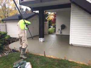 pouring aggregate concrete