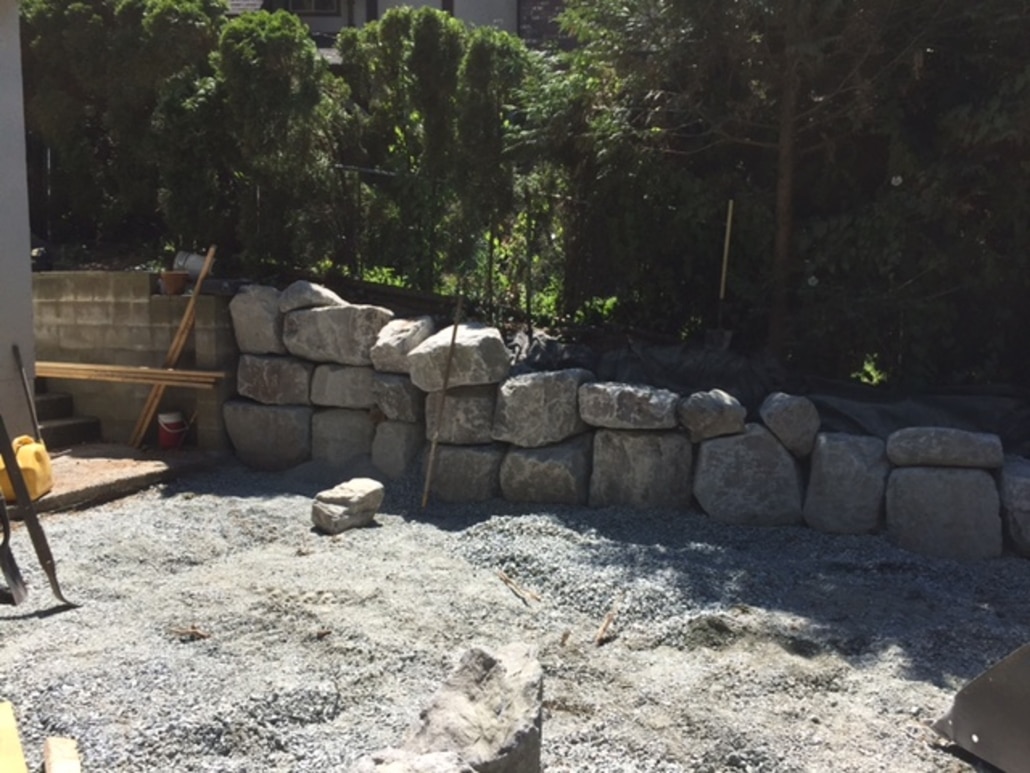 Finished rock retaining wall